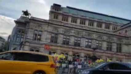 Avusturya'da PKK'ya Tepki Gösteren Taksiciye Ceza