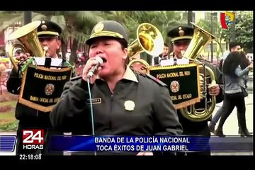 Banda de la PNP rinde homenaje a Juan Gabriel