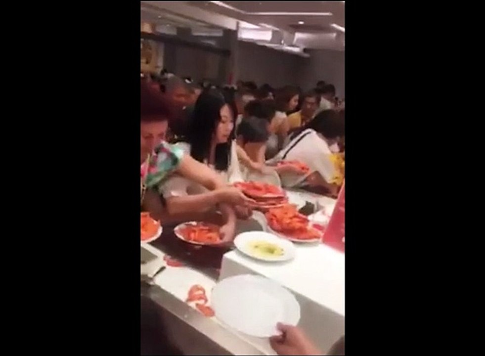 Tourists destroy buffet