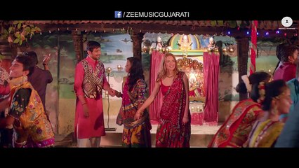 Gori Radha Ne Kalo Kaan - Wrong Side Raju _ Pratik Gandhi Kimberley Louisa McBeath _ Kirtidan Gadhvi