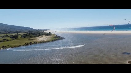 Download Video: Women of kitesurfing - The best videos of women doing Kitesurfing from 2016