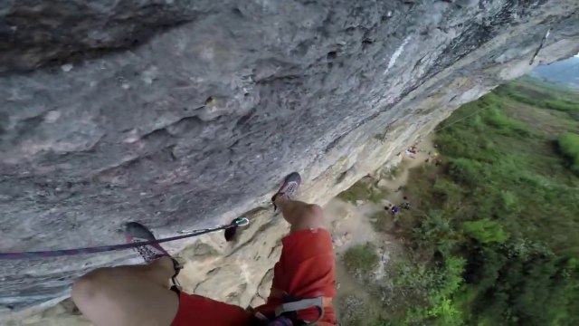 Ce sportif de l'extreme tente d'escalader la paroi White Mountain classée 9a