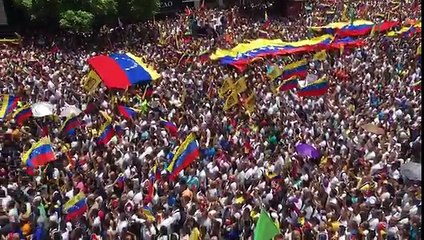 Con el himno nacional los opositores pusieron fin a su marcha