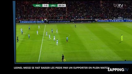 Lionel Messi se fait baiser les pieds en plein match ! (Vidéo)