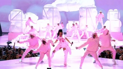 Rihanna gushes over Drake and his VMAs speech: ‘I love you for that’