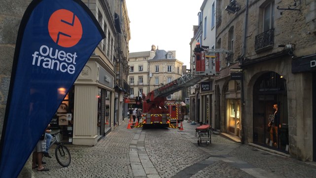 La grande échelle des pompiers en centre-ville