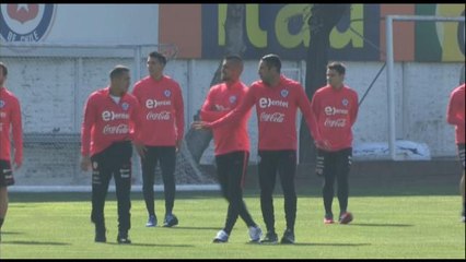Chile trabaja partido de cara a Bolivia y "libera" a Gary Medel