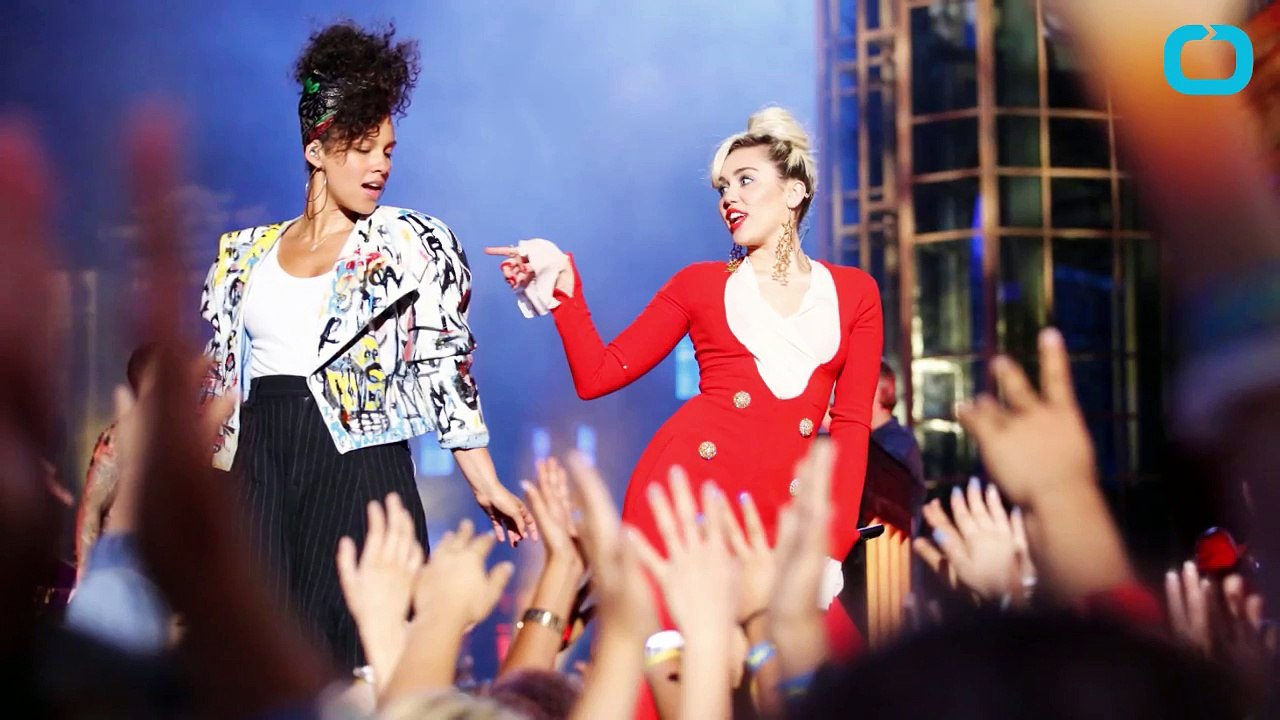 Miley Cyrus Joins 'The Voice'