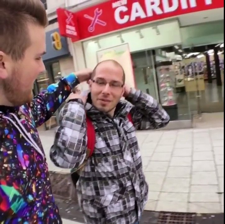Ben Phillips |  It's RAINING - PRANK