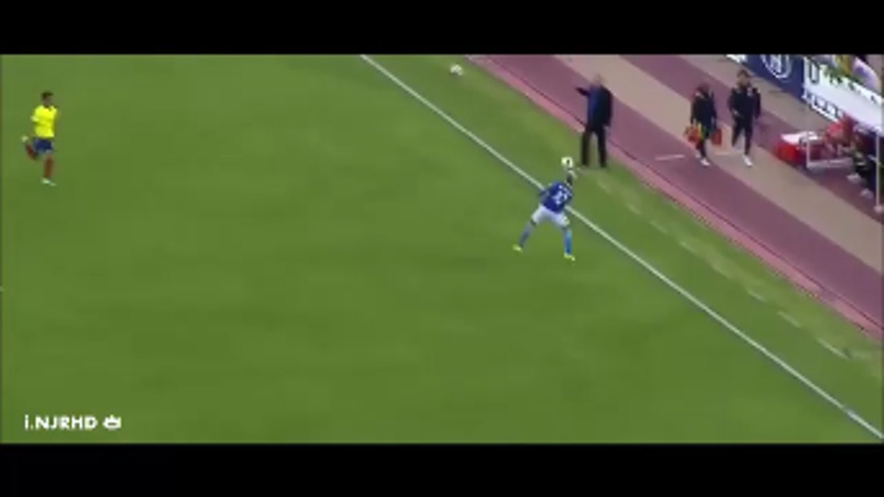 Neymar With Amazing Head Control vs Ecuador!