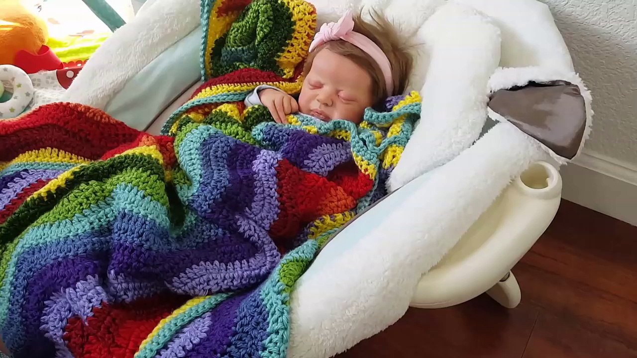 Baby Peacock Poop! Changing reborn baby doll clothes and dirty diaper