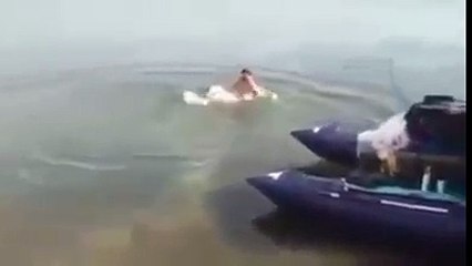 Le poisson a tout gobé... ahahah