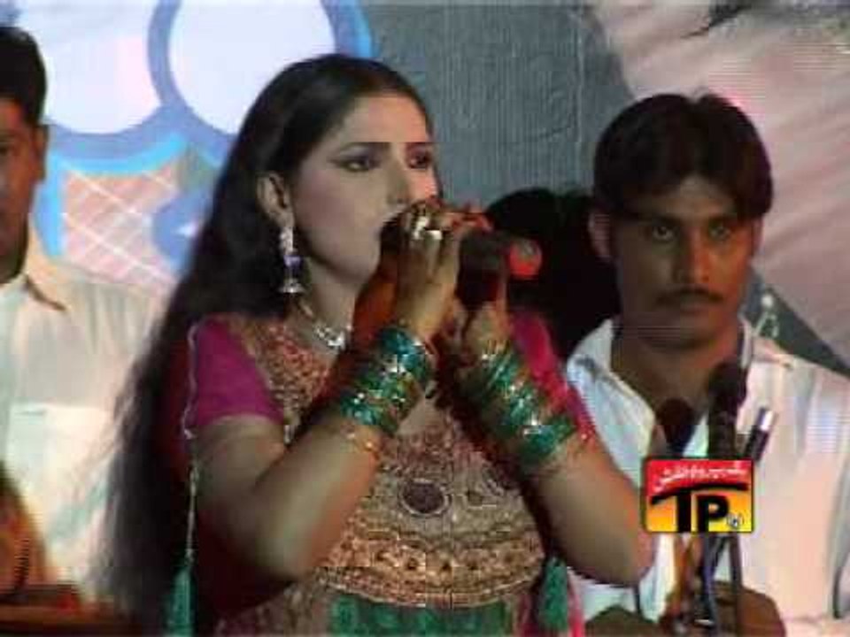 Akhin Tay Rakhi Hath Chayo, Suraiya Soomro