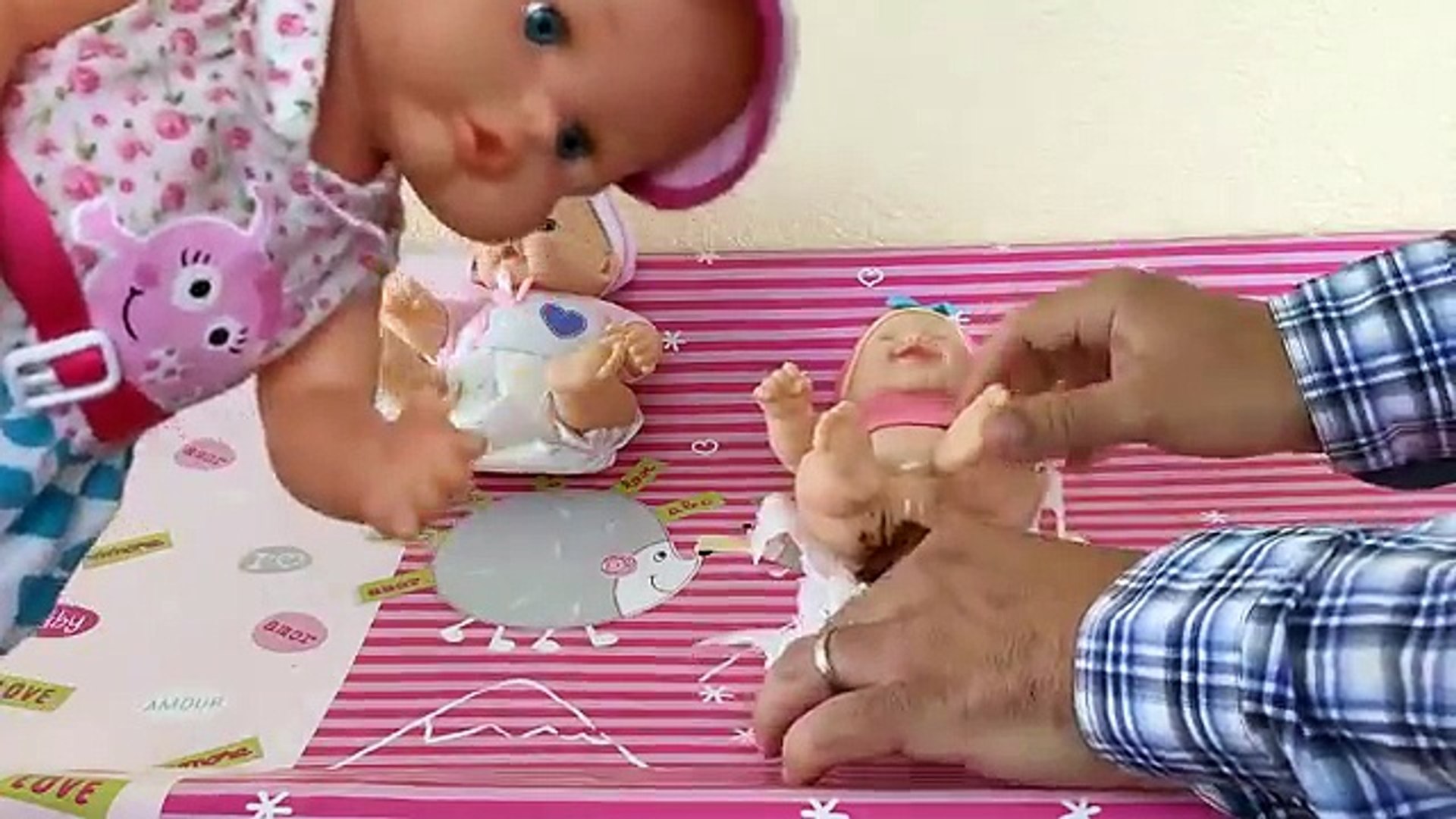 Bebe Nenuco Elsa y Bebe Peppa hacen popo-caca / Capítulo 76 de las Aventuras de Bebe Lola - Dailymotion Video