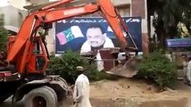 What The Citizen Of Karachi Did During Altaf Hussain Posters By Army Rangers