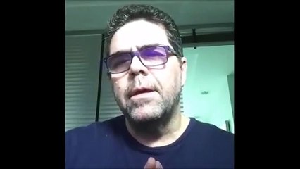 Kim, fala sobre sobre política.