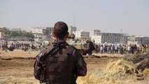 Kobani Sınırında Duvar Gerginliği! Vali Sıfır Noktasında Görevlileri Uyardı