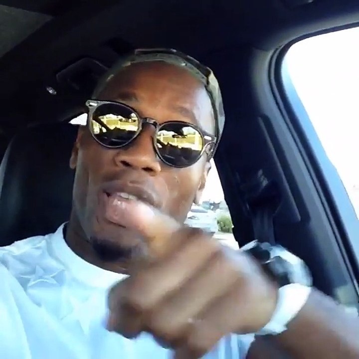 Drogba'dan şarkı ile birlikte coştu