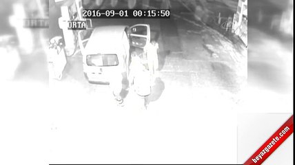 Çaldıkları cep telefonunun sahibine otostop yaptı