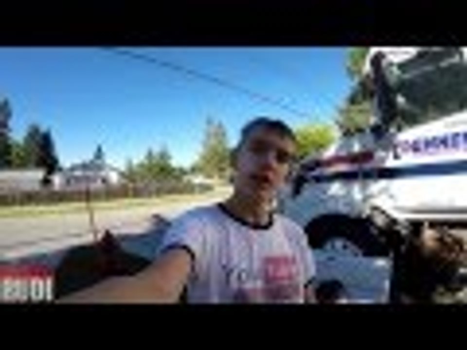 Trucker Rudi 08/20/16 Getting my hands dirty cleaning the battery connections Vlog#802