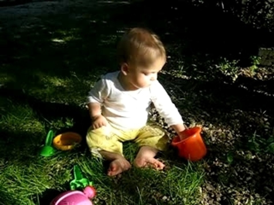 Une pelle et un seau