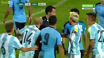 بالفيديو.. بكاء نجم الأرجنتين ديبالا بسبب طرده