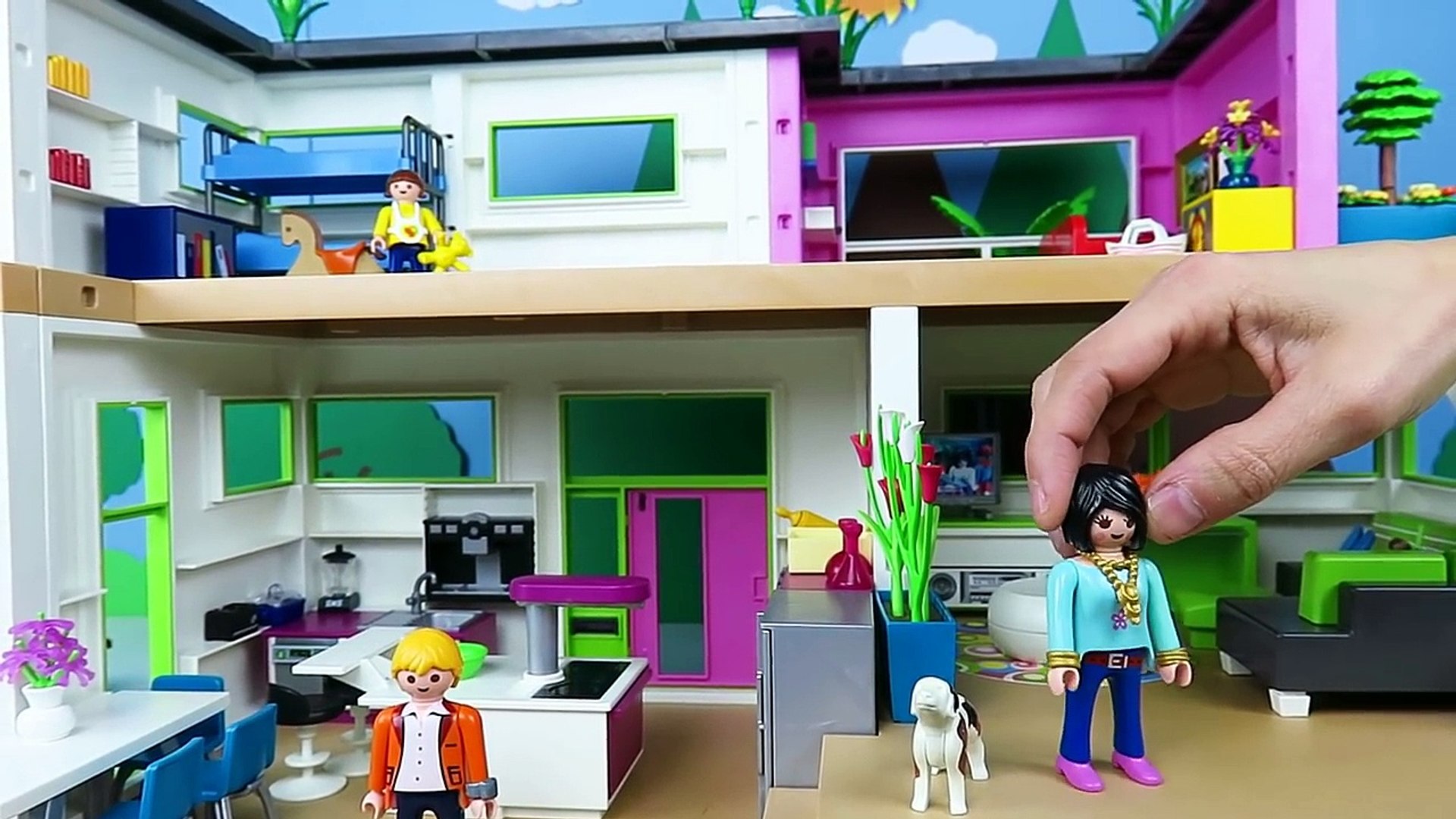 Juguetes de Playmobil aventuras en la nueva casa moderna de lujo de  Playmobil en español - Dailymotion Video