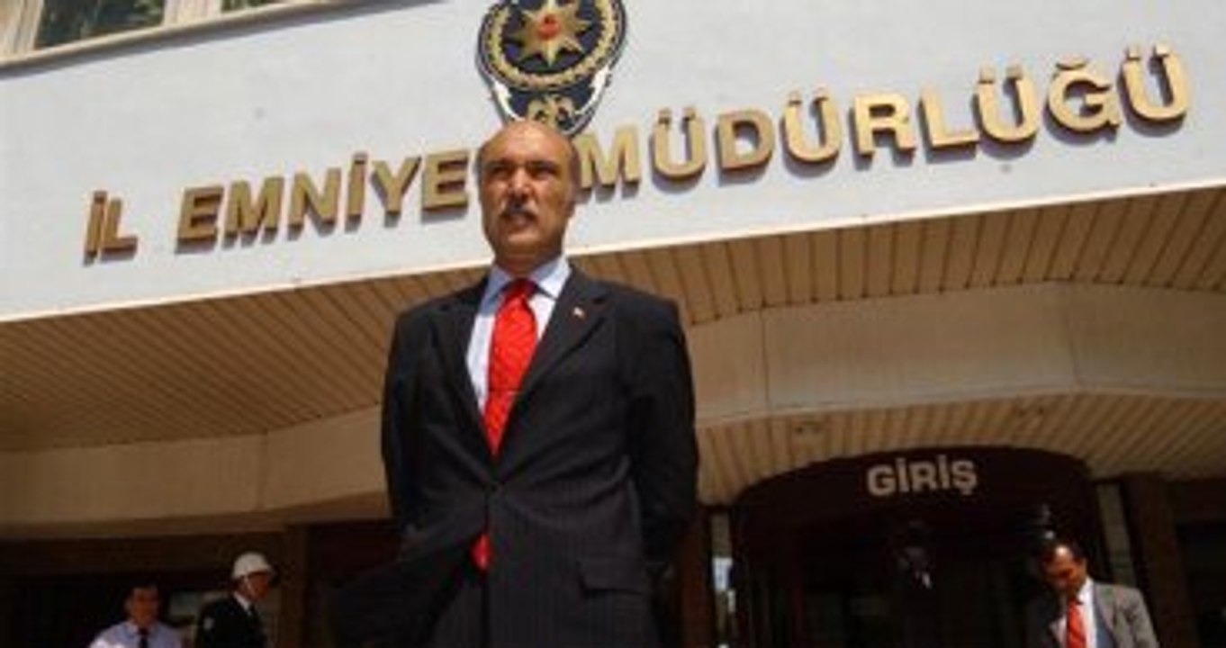 Eski İstanbul Emniyet Müdürü Hüseyin Çapkın Tutuklandı