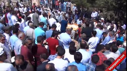 Şehit korucu Kürtçe ağıtlarla defnedildi