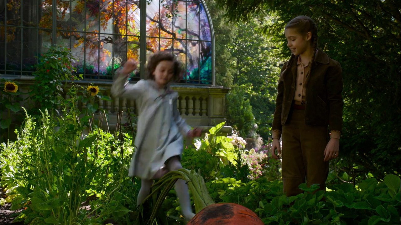 Miss Peregrine's Home For Peculiar Children - Official "A Peculiar Loop" Movie Clip [HD]