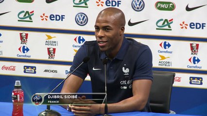 Bleus - Sidibé : ''Ibra et Cavani sont différents''