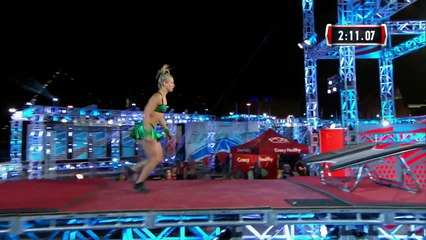 Elle réussit Ninja Warior