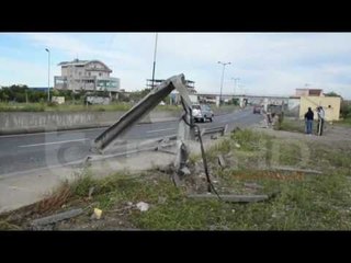 POLICIA: MUNGESA E SIGURISË, SHKAK PËR AKSIDENTIN ME DY VIKTIMA NË SHKOZET