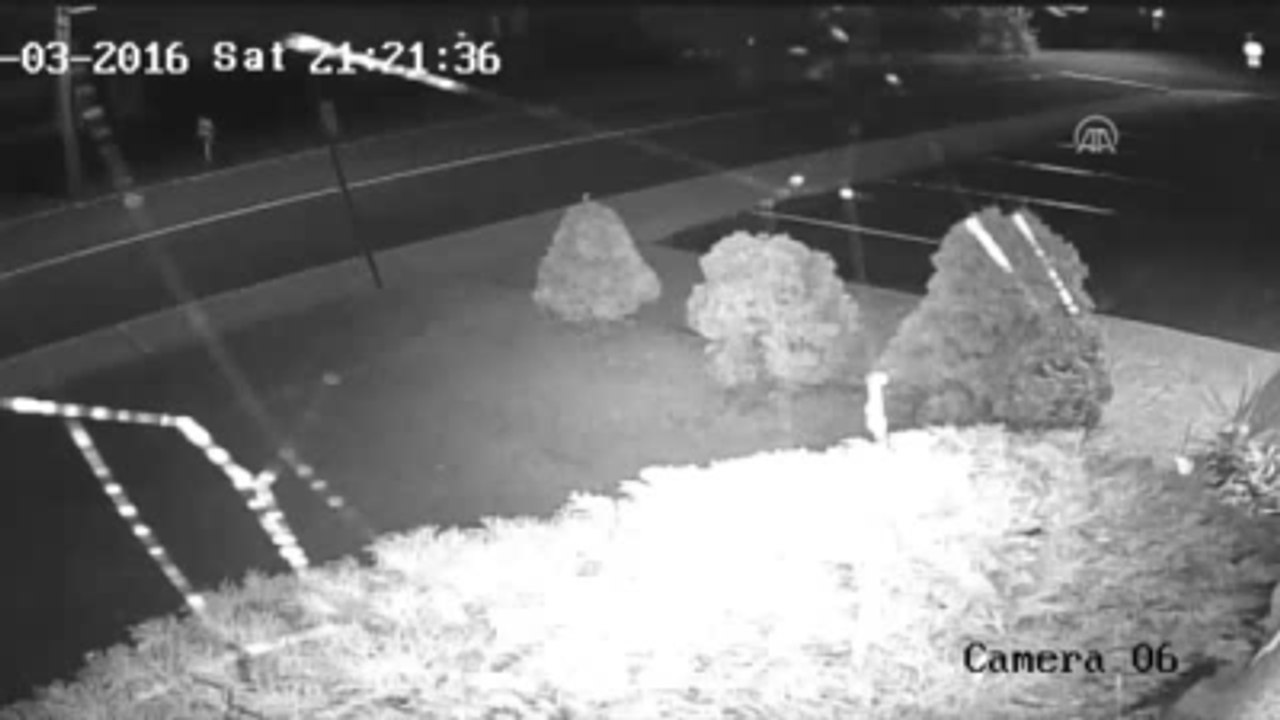 Kanada'da Türk Camisine Irkçı Afiş