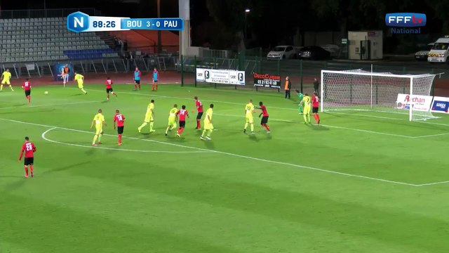 Corner, suivi d'un cafouillage et d'une frappe dangereuse