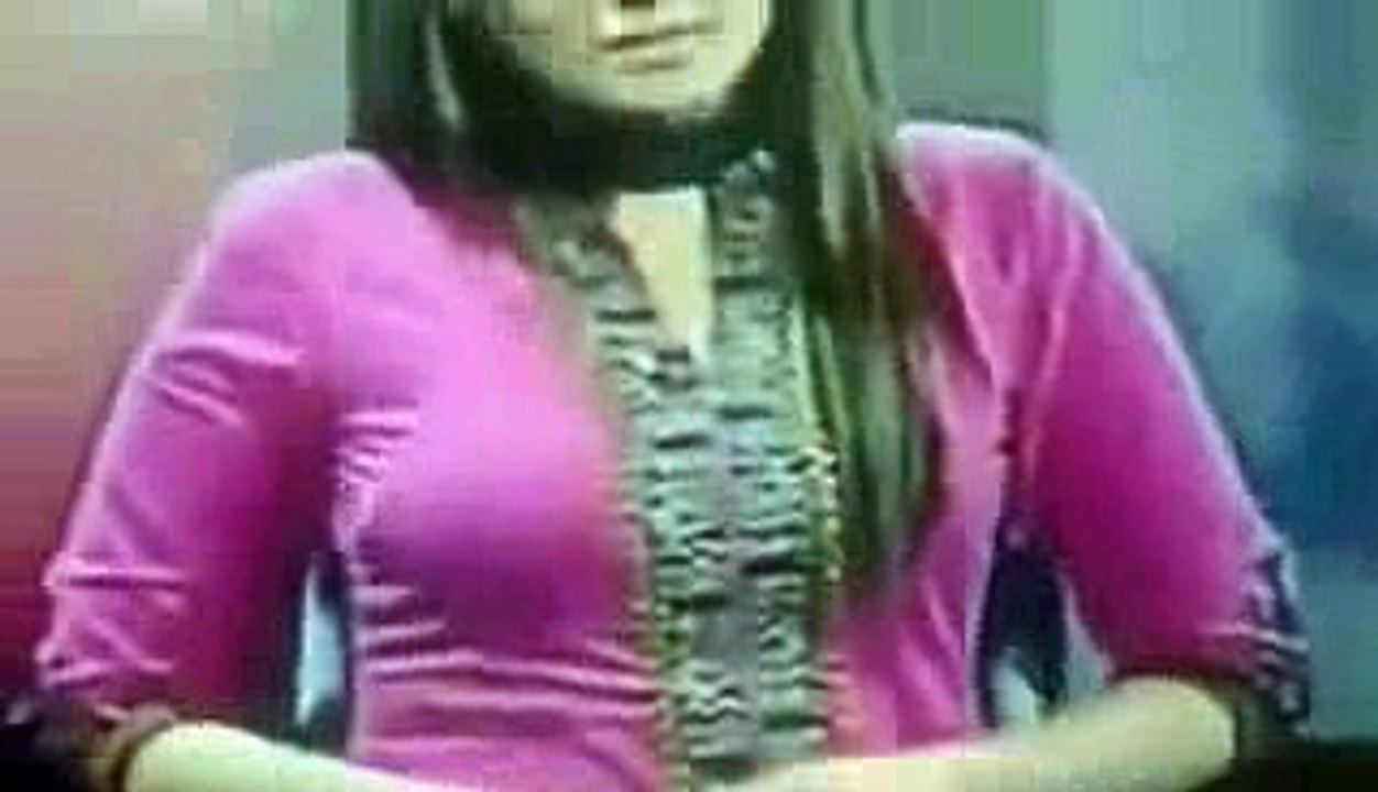 SongsGeo News Anchor Exposing Herself PAKISTANI MUJRA DANCE Mujra Videos 2016 Latest Mujra video