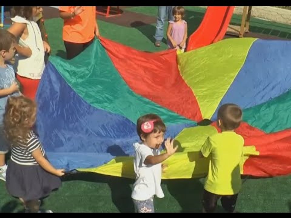 Napoli - Il cardinale Sepe inaugura un nuovo asilo nido (03.09.16)