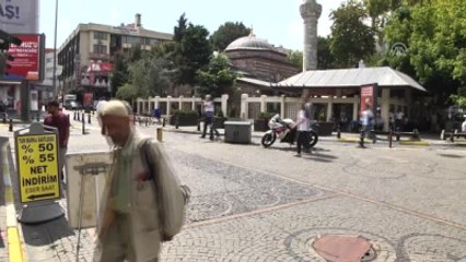 Kapı Kapı Dolaşıp 20 Yıldır Kur'an Öğretiyor