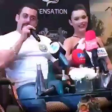 Salman demands Pakistani journalist to ask question in English