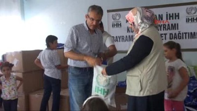 Adıyaman İhh?dan 410 Yetim Çocuğa Bayramlık