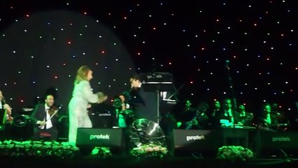 Sibel Can konserinde Tarzan Mustafa'dan eğlenceli keman şov  ☆彡
