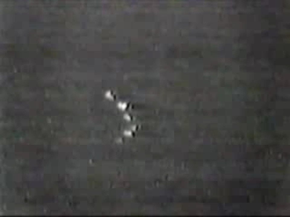 Ovni - formacion en v de ovnis sobre rusia(2)(3)