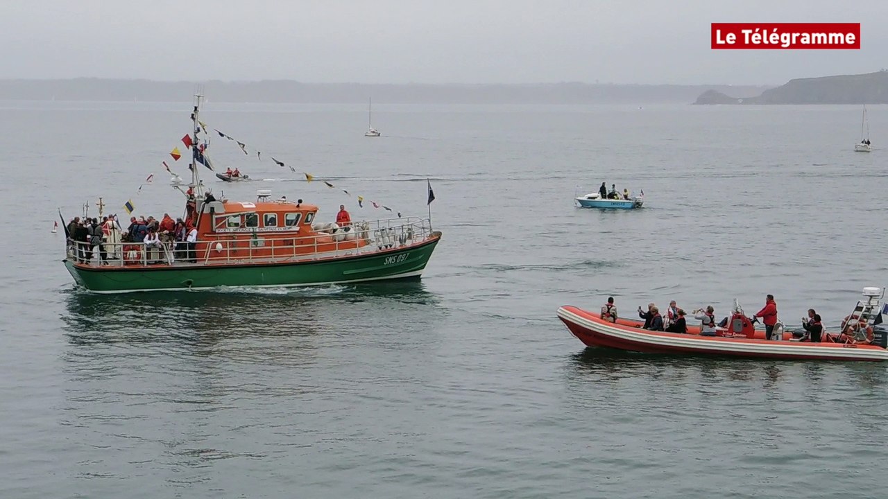 Camaret. Foule au pardon de la mer