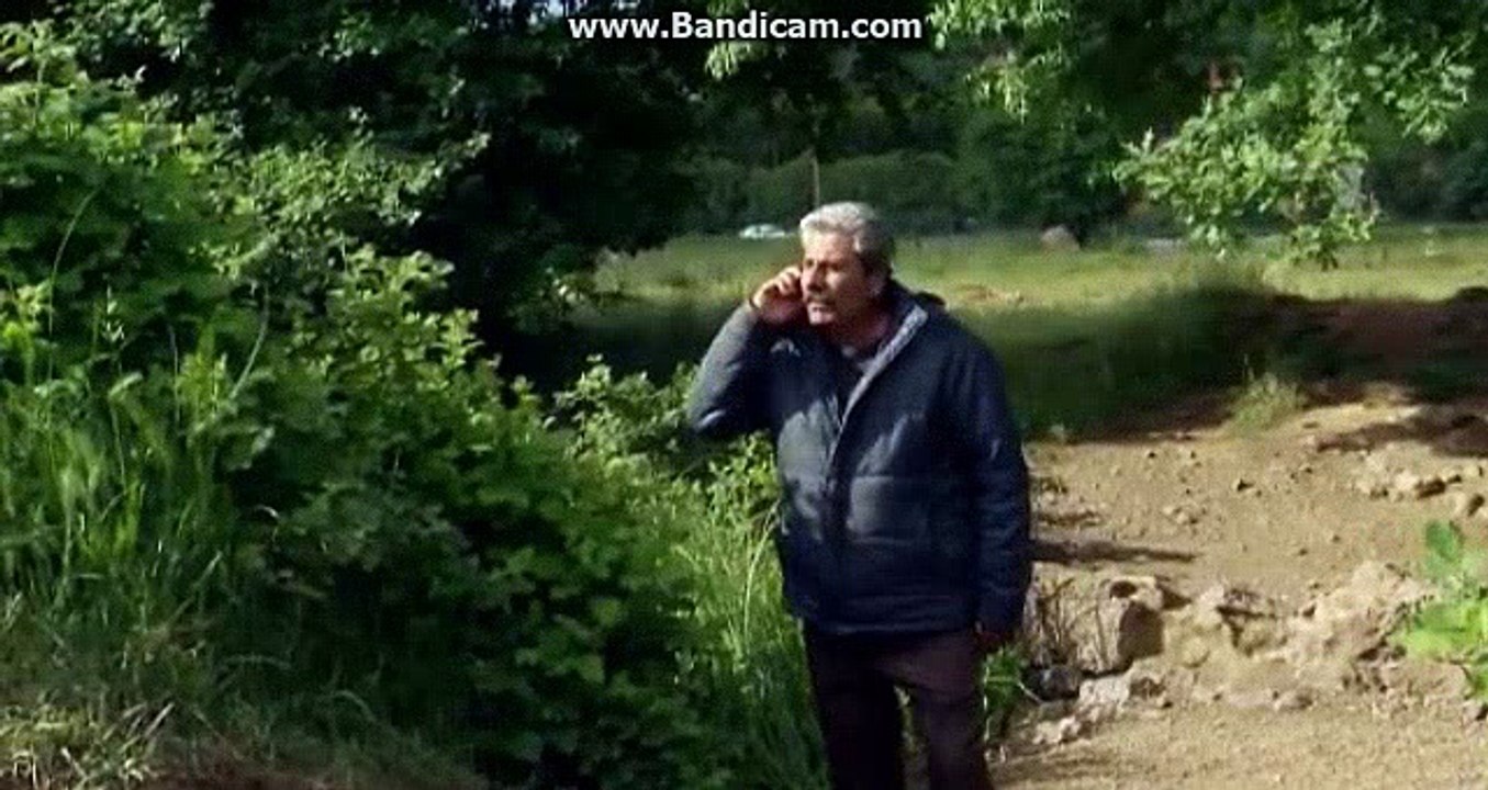 Cevher Arabasına Bindiği Adamı Dövüyor Arka Sokaklar 330.Bölüm