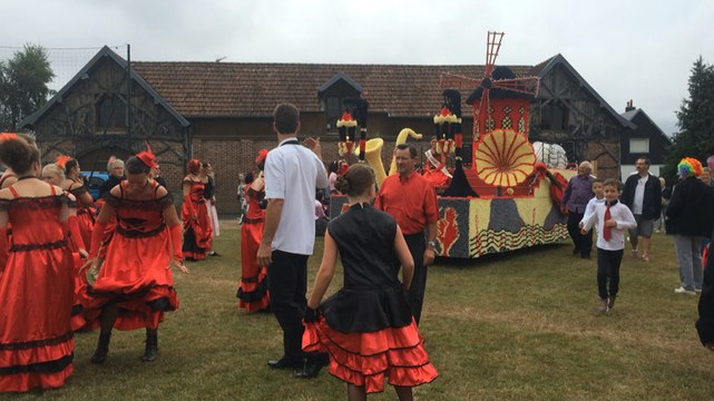 Défilé des chars et formations musicales au Comice 2016 - Part 1