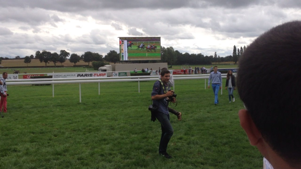 Dans les tribunes des Trois Glorieuses