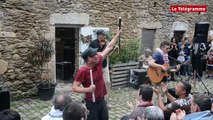 Brest. Foule des grands jours rue Saint-Malo