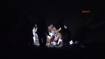 Kocaeli Gölete Uçan Otomobilden Kurtuldular