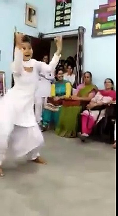 Shahida Islam dancing_