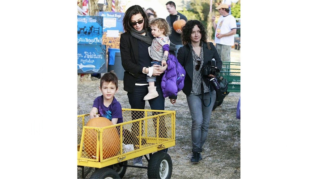Sara Gilbert